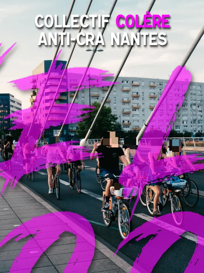 Photographie de la Véloboomboom avec des cyclistes sur le pont Éric-Tabarly à Nantes. Le titre est Collectif Colère Anti-CRA Nantes.